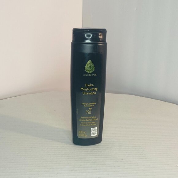 Hydra Luxury Care Moisturizing Pet Grooming Shampoo w/ Hydrating Oatmeal Extract - Picture 4 of 10